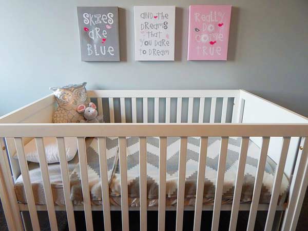 Ein Babygitterbett - das ideale Bett für den Anfang